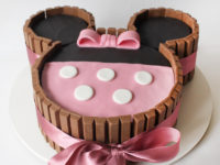 Bolo Kit Kat Minnie