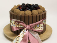 Bolo Kit Kat Red Velvet