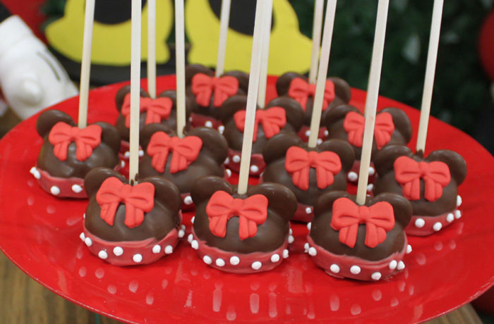 Cakepop Minnie Vermelha